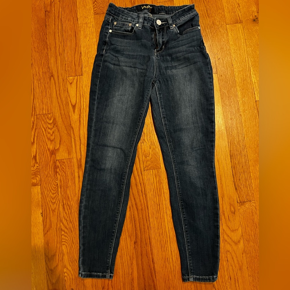 Skinny blue jeans